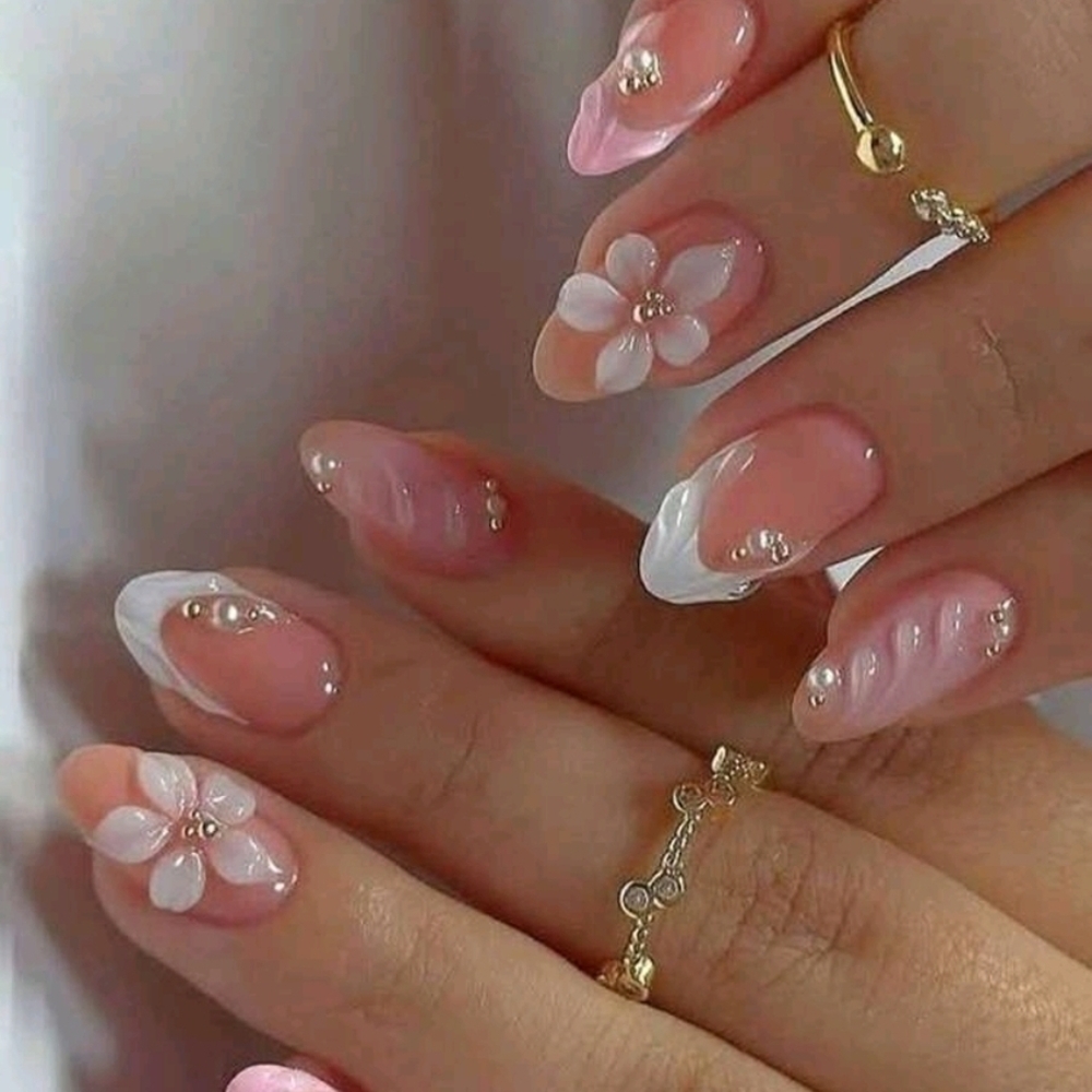 Floral Pink and White Nail Art